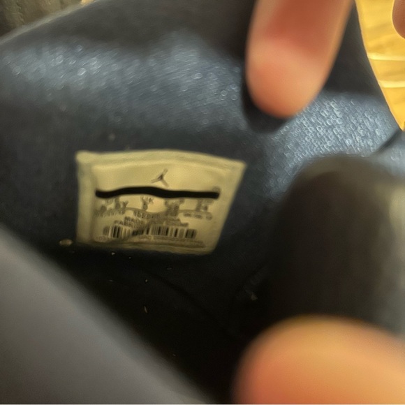 Air Jordan 12 Retro blue white boys size 5.5 athletic mid top sneakers - Picture 10 of 10